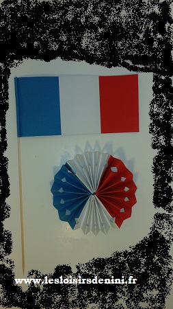 Atelier rosace et drapeau français