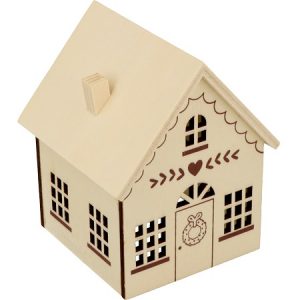 Maison en bois ajourée coeur